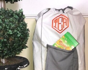 Personalized Laundry Bag with strap/ Monogrammed laundry bag/Large laundry bag with pocket/ Graduation gift/Cream and gray laundry bag