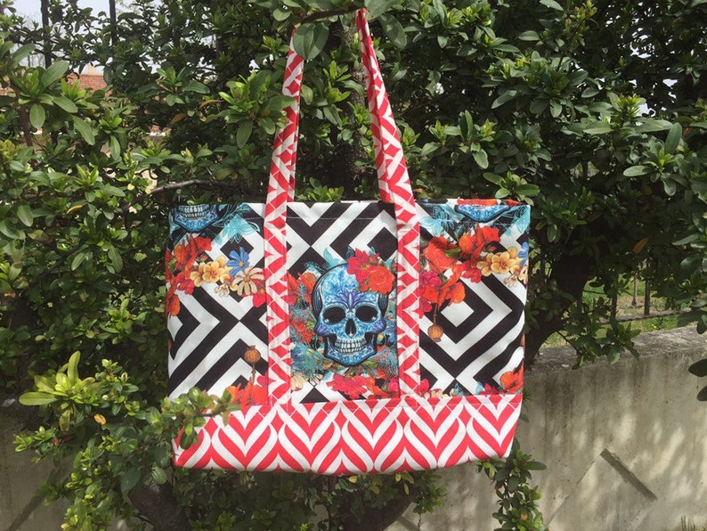 skull beach bag