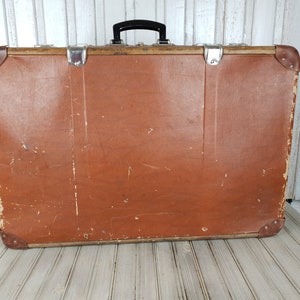 Vintage American Tourister Escort Brown Suitcase (Large) – Society of St  Vincent de Paul Council of Pittsburgh