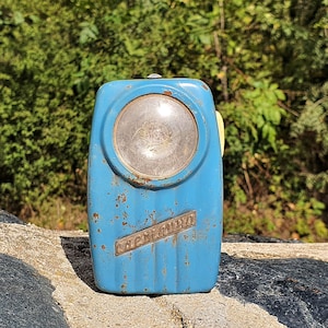 Vintage flashlight, Pocket light, 50s vintage decor, Retro decor, Flashlight, Green flashlight, Camping pocket lantern, Metal flashlight