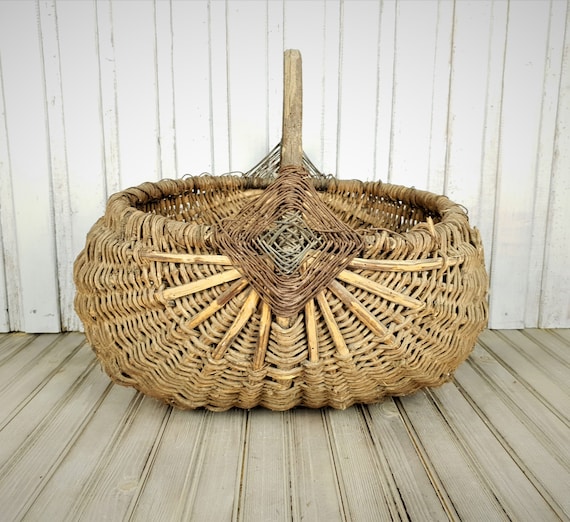 Handmade Large Wicker Basket: Vintage Villa Decor