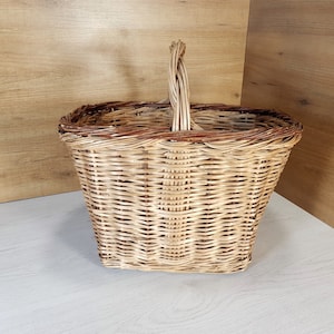 Vintage wicker basket, Handcrafted basket, Harvest basket, Handmade wicker basket, Picnic basket, Old basket with handle, Wicker basket