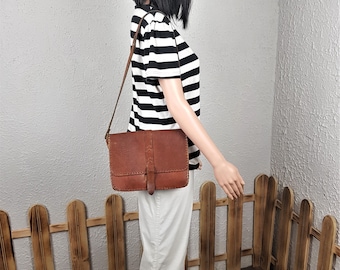 Vintage Brown Leather Bag: 1960s Ladies Satchel