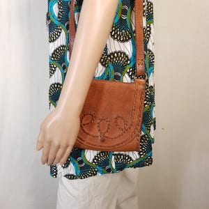Vintage Brown Leather Bag: 70s Ladies Crossbody