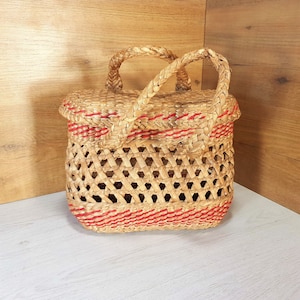 Wicker basket, Vintage wicker basket, Handcrafted basket, Harvest basket, Handmade wicker basket, Picnic basket, Old basket with handle