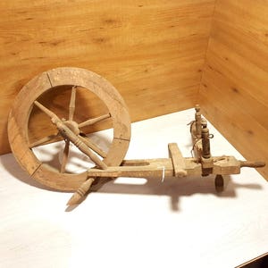 古道具 糸車 楽天市場】糸巻き 足踏み 糸車 【中古】紡ぎ車 糸紡ぎ車 手紡ぎ