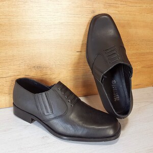 Vintage Black Leather Loafers - Men&#39;s Slip-On Shoes - UK 9 / US 9.5 / EU 43