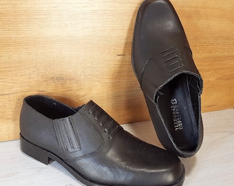 Vintage Black Leather Loafers - Men's Slip-On Shoes - UK 9 / US 9.5 / EU 43