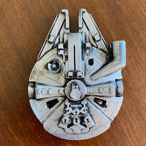 Star Wars Millennium Falcon Magnet - Aged Silver Finish