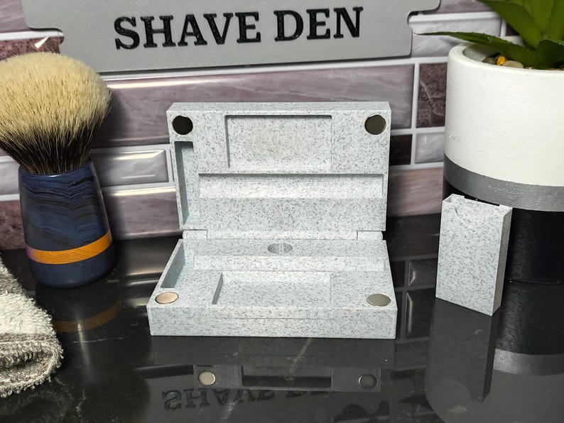 Custom Safety & Straight Razor Travel Case for ANY Brand - Magnetic ...