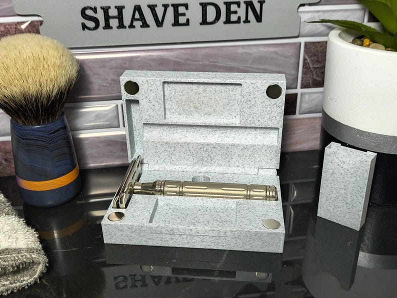 Custom Safety & Straight Razor Travel Case for ANY Brand - Magnetic ...