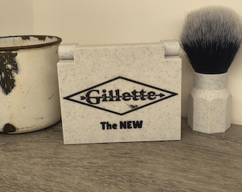 Gillette 'The NEW' Long or Short Comb Safety Razor Travel Case With BladeBank & Stand - Personalized