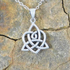 Sterling Silver Irish Mothers Trinity Heart Necklace: Celtic Knot Jewelry