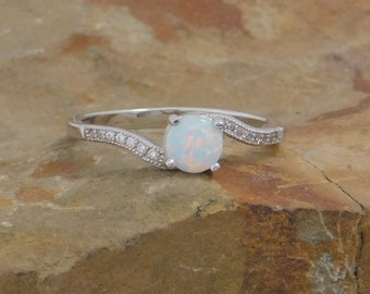 Estate Find Vintage Opal Ring 925 Silver Sz. 8