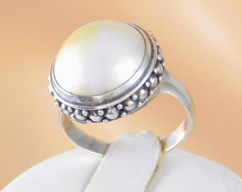 Genuine Mabe Pearl Ring size 7 Estate Find Vintage Statement ring White Pearl