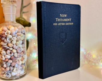 1970年代のヴィンテージ、聖書、改訂標準版、赤い文字、赤い聖書