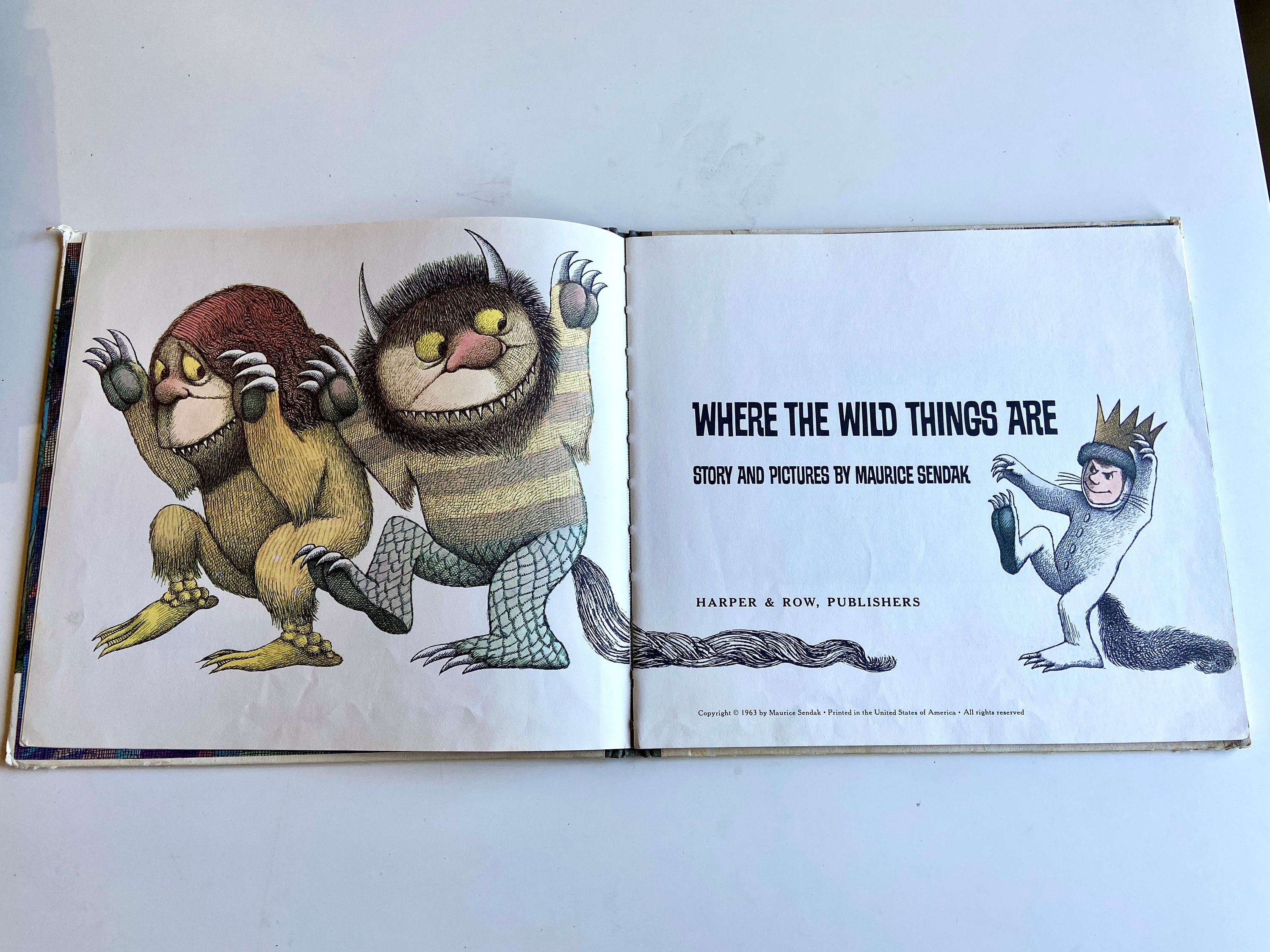 かいじゅうたちのいるところ』モーリス・センダック著、1963年、美しい