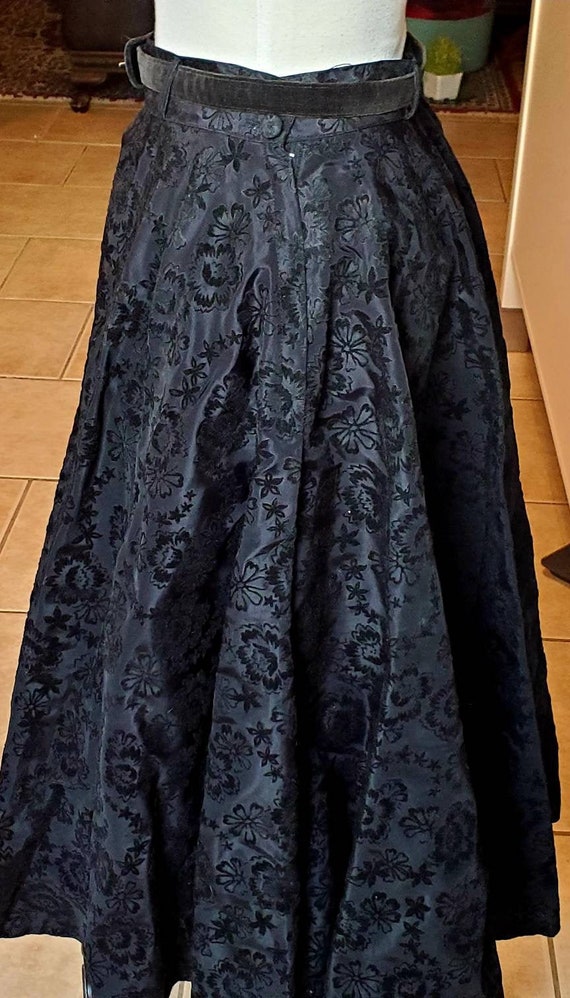 Vintage Black 1940's 50s Rockabilly Circle Taffeta