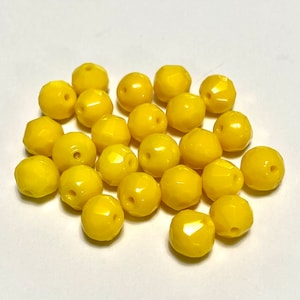Vintage Sun Yellow West German Octagon Glass Beads, Yellow Glass Beads, West German Beads - 25 pieces VG89YE