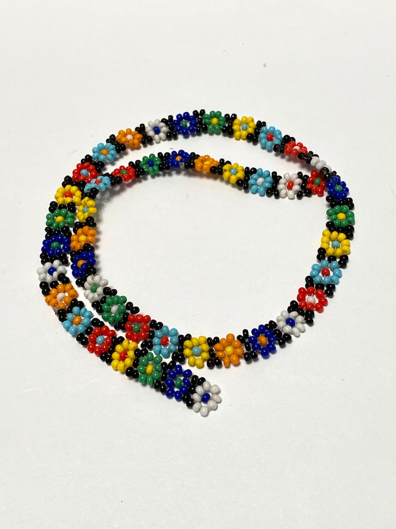 Vintage Daisy Seed Beads. Pre Woven Seed Bead Flower, Flower Seed Bead