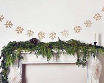 Guirlande de flocon de neige en bois, décoration de Noël blanche, guirlande de Noël, toile de fond flocon de neige, décoration d'intérieur pour les fêtes de fin d'année, fête de Noël