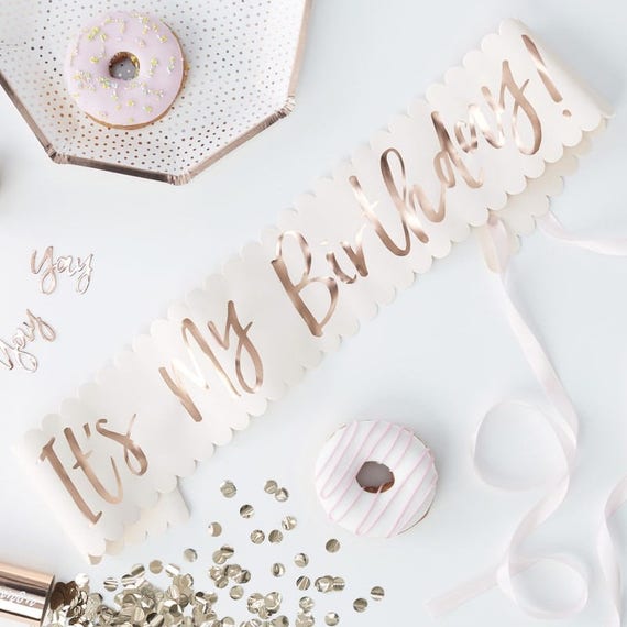 Cumpleaños Faja novia Sash gallina Fiesta Faja Marco personalizado con texto de oro rosa