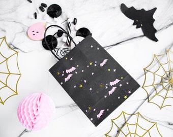 Halloween Party Bags, Trick or Treat Bags, Pastel Halloween Decor, Halloween Treat Bags, Halloween Party, Halloween Birthday, Cute Halloween