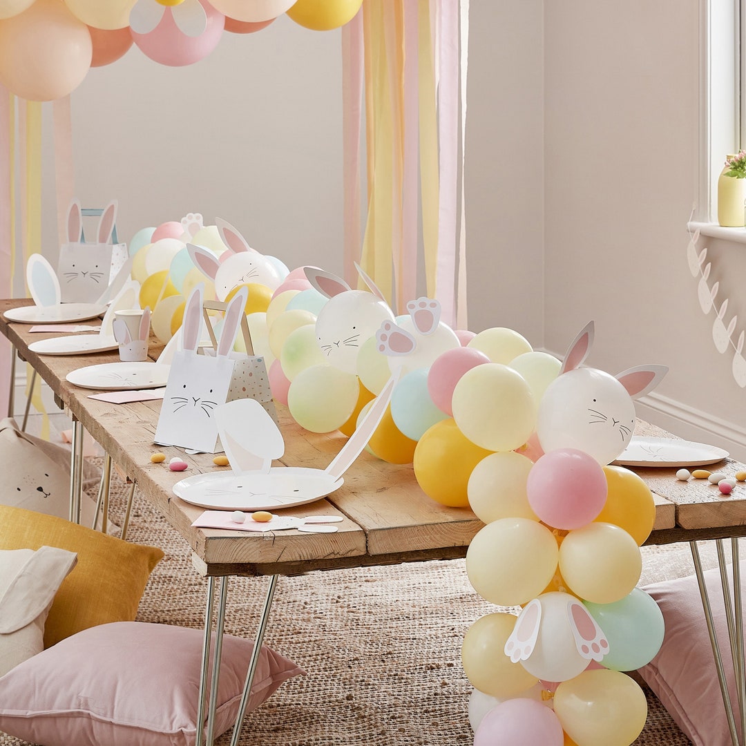 Runner da tavola di Pasqua, decorazioni da tavola coniglietto, ghirlanda di  palloncini pasquali, decorazioni pasquali, Pasqua pastello, baby shower  coniglietto, compleanno coniglietto -  Italia