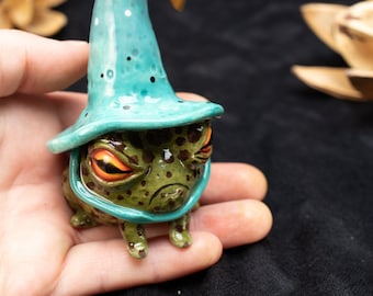 Ceramic Little Wizards Frog With Star -  Fully Sculpted and Hand-Painted EXCLUSIVE
