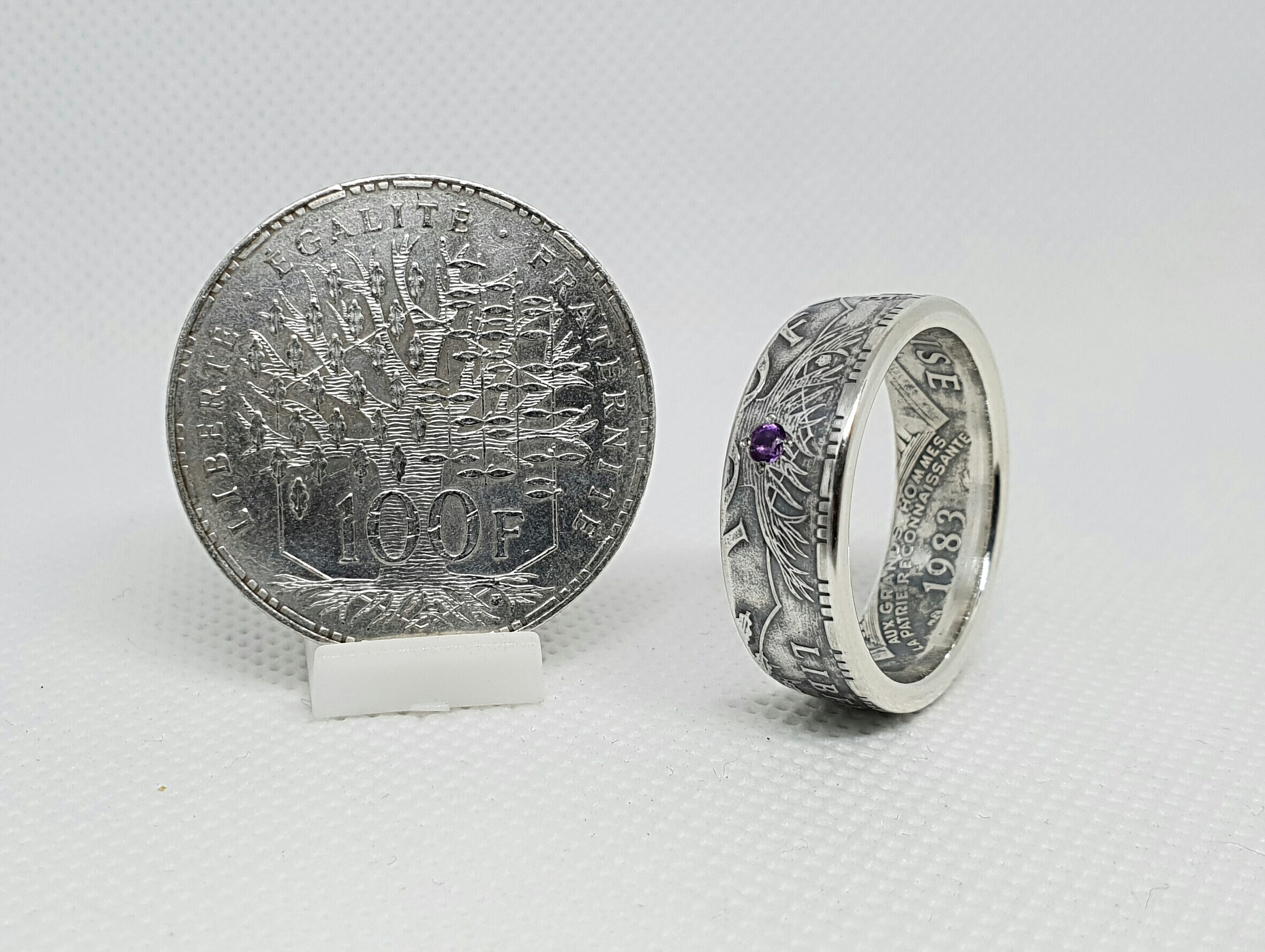 Ring coin 100 Francs "Pantheon" silver set with an amethyst (ring corner)