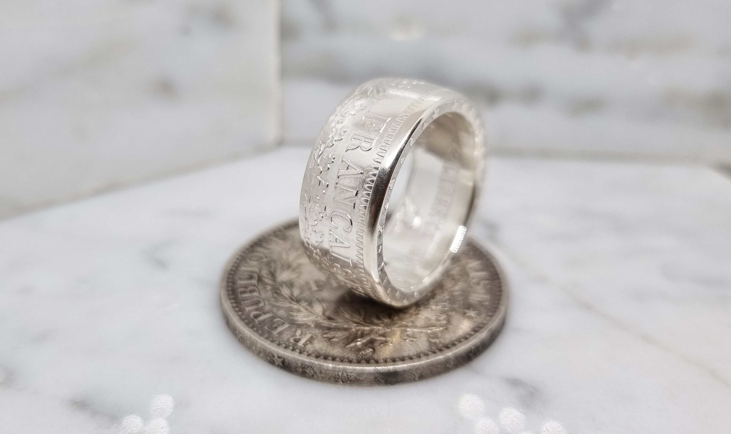 Bague Pièce De Monnaie 10 Francs Hercule En Argent Sertie D'un Rubis - Coin Ring Neuf