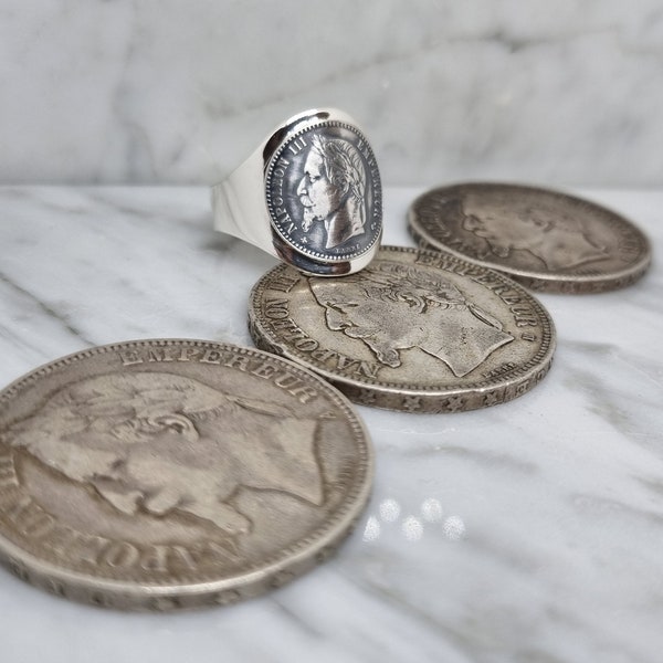 Bague chevalière pièce de monnaie 50 Centimes Napoléon III tête laurée cintrée en argent