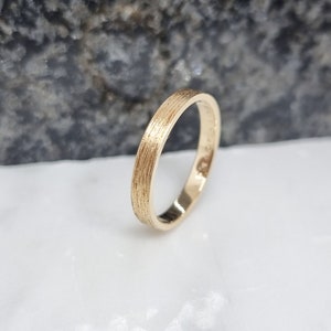18-carat gold ring forged entirely by hand