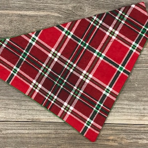 Bandana de Noël à carreaux pour chien - sur le collier en flanelle - Bandana à carreaux rouge et vert à carreaux pour les fêtes - Réversible - à enfiler sur le col