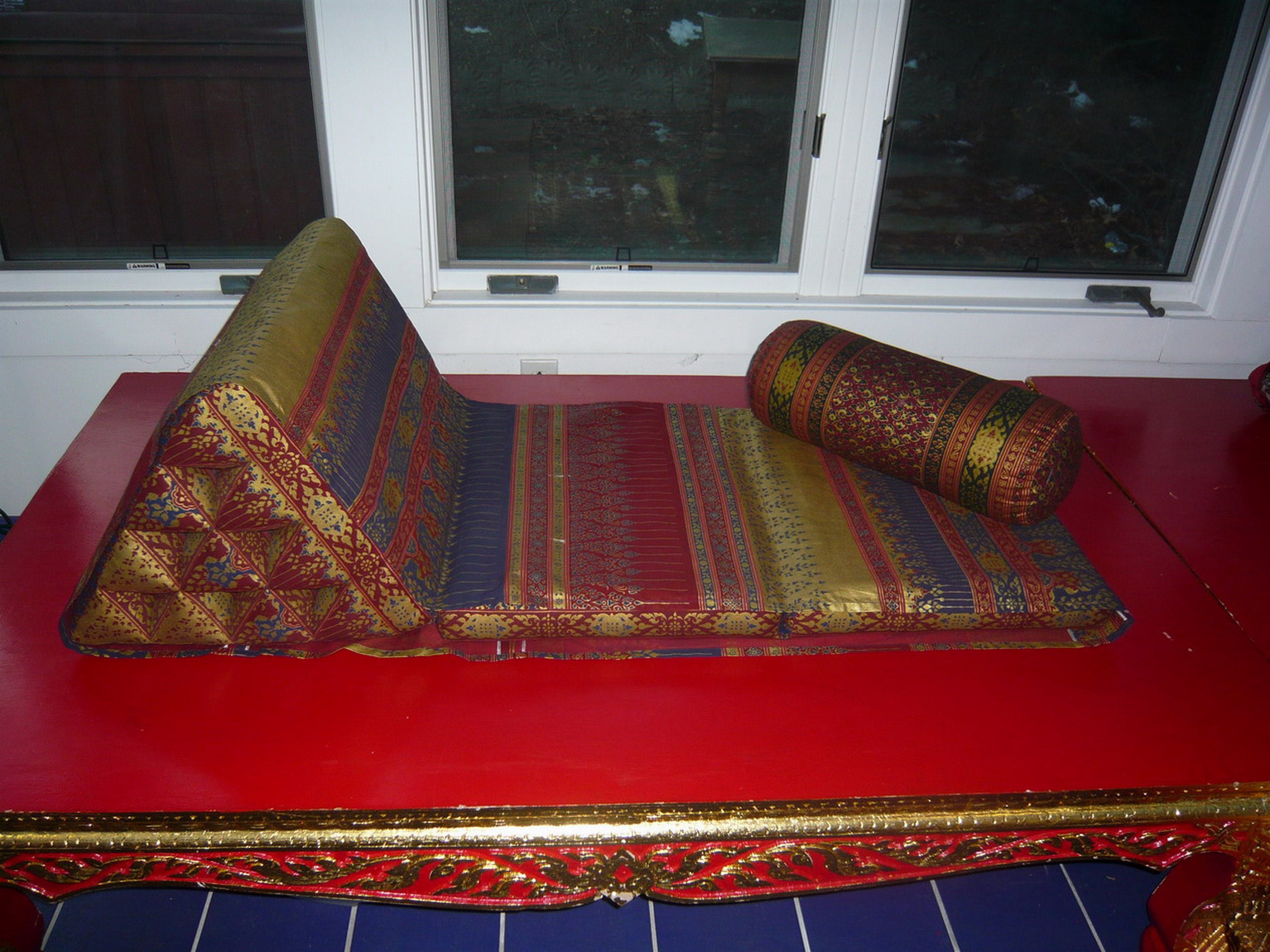 thai triangle pillow canada