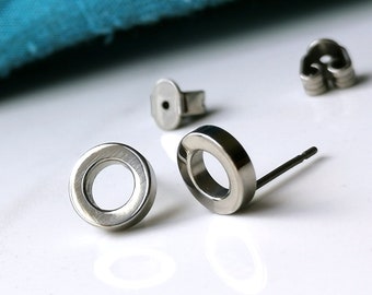 Titanium Silvery Grey Circle Stud Earrings, 8mm Wide. Hypoallergenic and Nickel Free Pure Titanium.