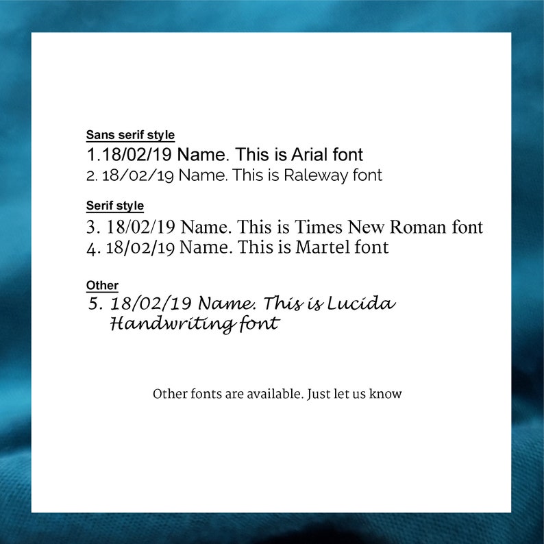 Op de afbeelding: Een lijst met verschillende lettertypen met voorbeelden van elk. De lijst bevat sans serif, serif en andere stijlen. De tekst bevat de datum 18/02/19 en de woorden "Name. This is... font".