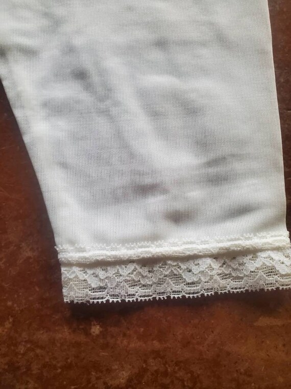 Vintage leg shaper sz 34  lace trim deadstock rare - image 2