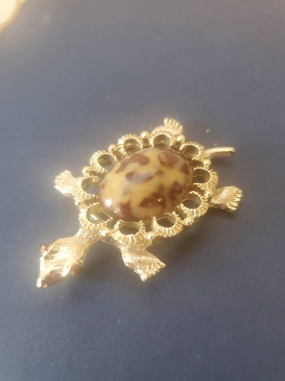 Vintage Gerry turtle brooch lucite cabochon large… - image 6
