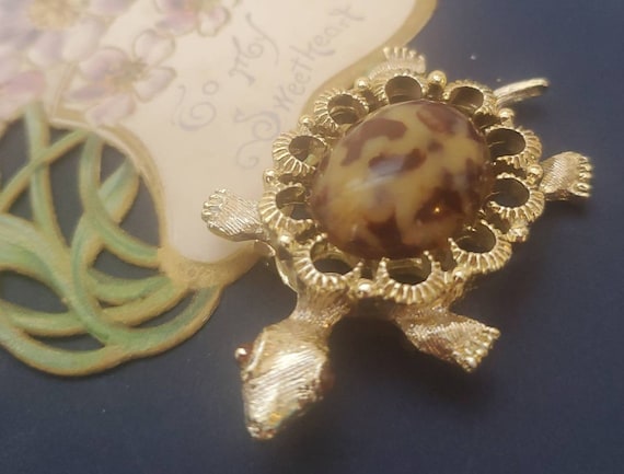 Vintage Gerry turtle brooch lucite cabochon large… - image 1