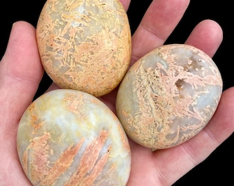 RUNESTONE Peach FELDSPAR Quartz MATRIX - Round Palm