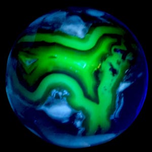 Sphère fluorescente en AGATE DU BOTSWANA - A1