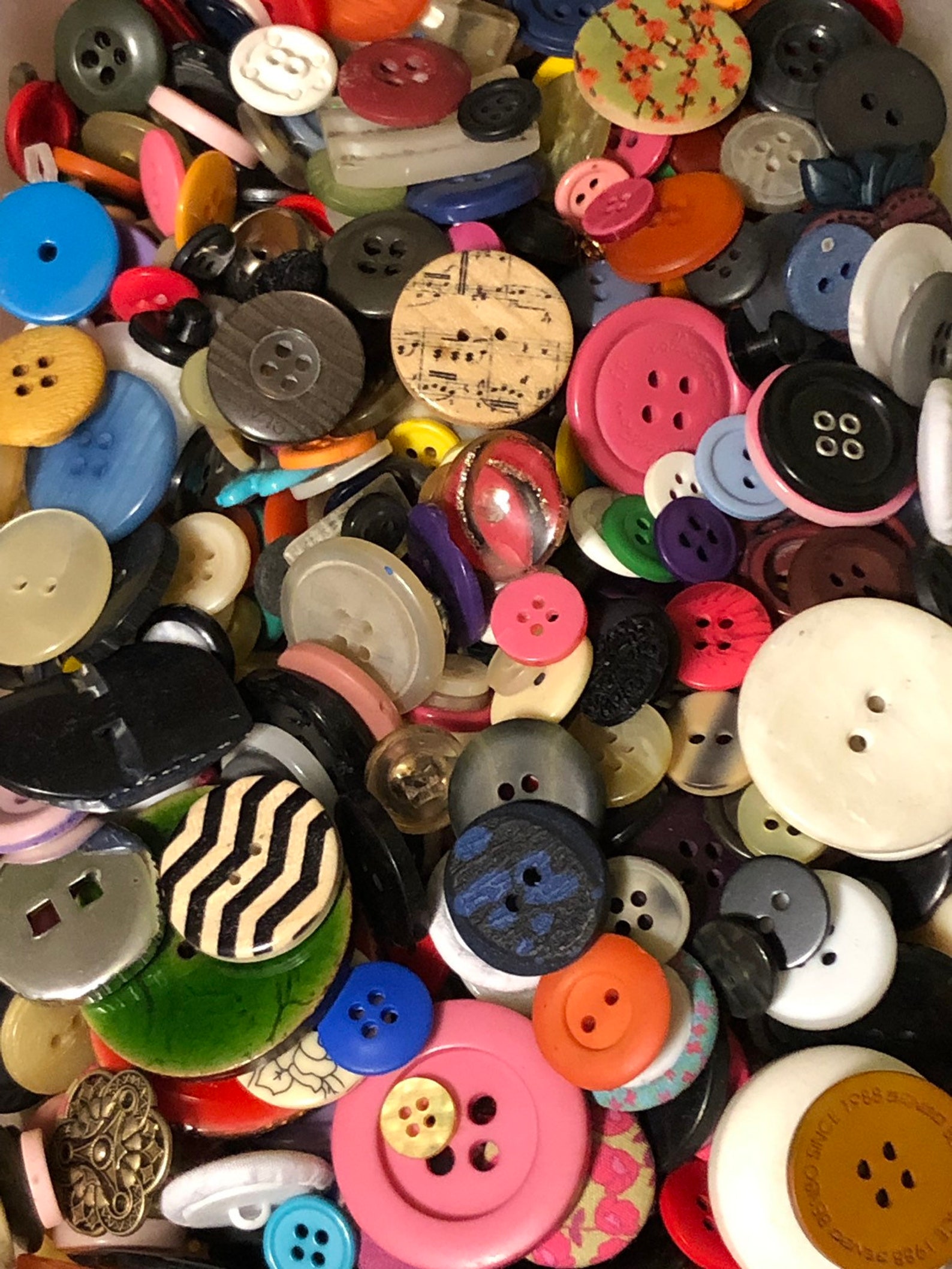 100 Buttons / Assorted Button Lot / Random Mixed Colors and Etsy