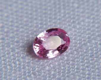 Ouppvärmd Ceylonrosa safir | 0,53 karat oval lös ädelsten