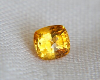 Orange Sapphire Signet Ring and other Unique Ring Ideas: This Stunning Orange Sapphire as a unique holiday gift or groomsmen gifts