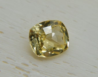 Vivid Yellow Sapphire, GIA certified for your Vivid Yellow Sapphire Solitaire Ring or GIA certified Premium Sapphire