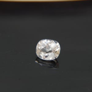 Natural Orange Sapphire with Rectangle cut - Stunning Orange Sapphire in Rectangle cut - GIA certified authentic Sapphire