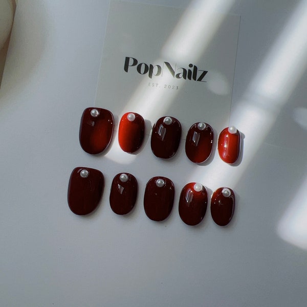 Prensa hecha a mano Vintage Rouge en las uñas