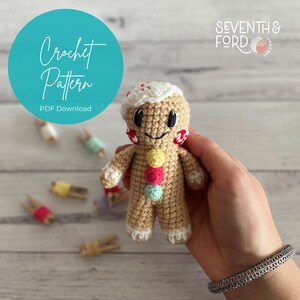 Gingerbread Man CROCHET PATTERN / Gingerbread Decor / Handmade Christmas / Crochet Christmas Ornament Pattern / DIY Christmas / Amigurumi