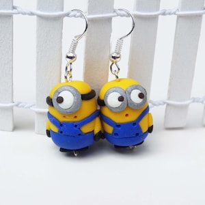 Minions Ohrringe, Minions baumeln, Ohrringe, Polymer Clay, Kinder Ohrringe, Ohrringe aus Fimo, Minions, Geburtstagsgeschenke